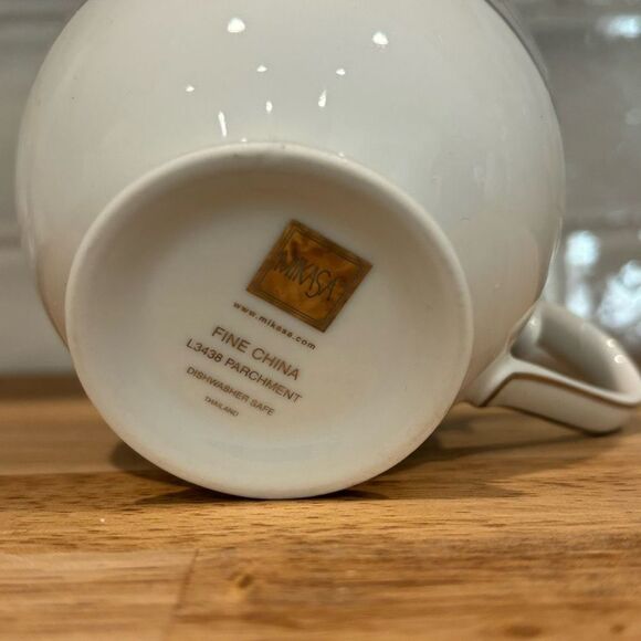 Mikasa Parchment Teacup Coffee Cup Set of 4 Fine China Serving Dining - Picture 4 of 6